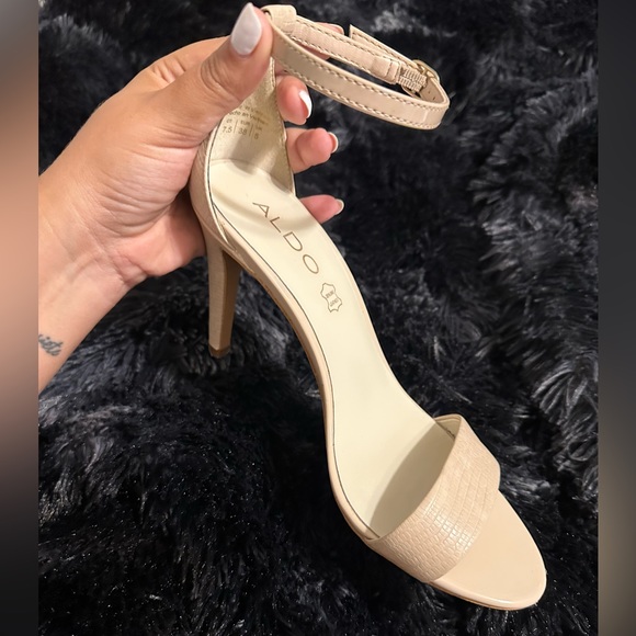 ALDO Beige High Heels SIZE 7.5 - Picture 2 of 6